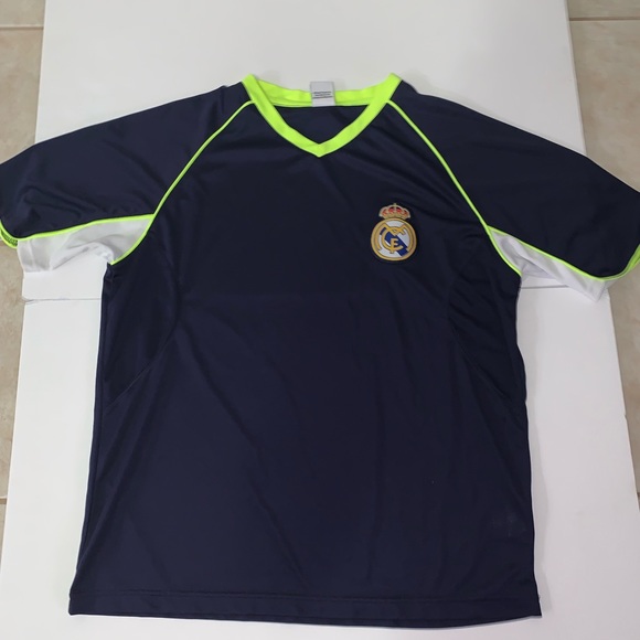 Official Real Madrid Replica Shirt - Picture 1 of 7